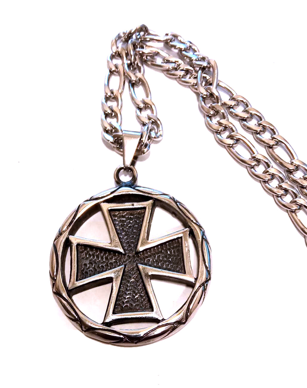 Colgante Acero con Cadena Cruz Templaria Negra con Circulo - URA Moto