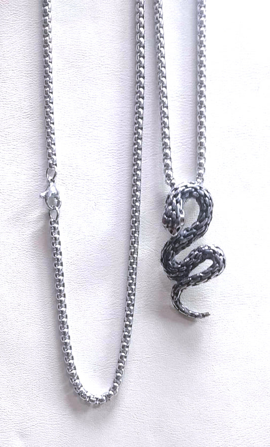 Colgante Acero con Cadena Serpiente Ojos Rojos - URA Moto