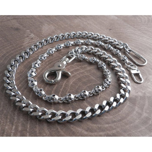 Cadena para billetera doble con correa cortada y calavera de peltre de Amigaz