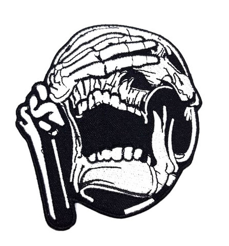 Parche Bordado Calavera Tapandose - URA Moto